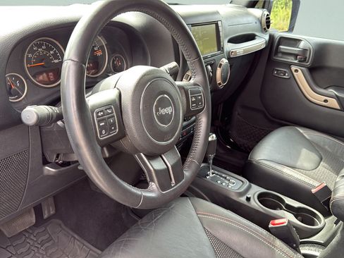 Used 2016 Jeep Wrangler Unlimited Sahara AWD/4WD image 20