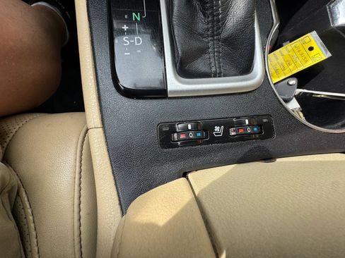 Used 2016 Toyota Highlander Limited Platinum AWD/4WD image 13
