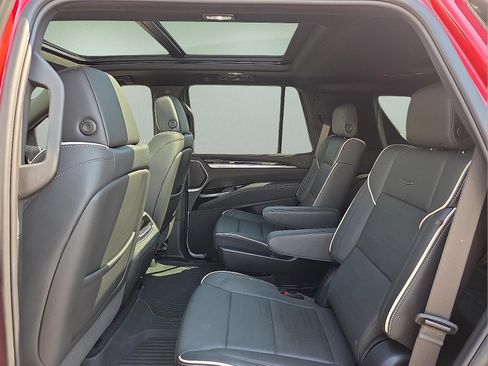 Certified 2025 Cadillac Escalade Premium Luxury w/ Touring Package AWD/4WD image 20