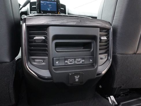 Used 2026 RAM 2500 Limited AWD/4WD image 33