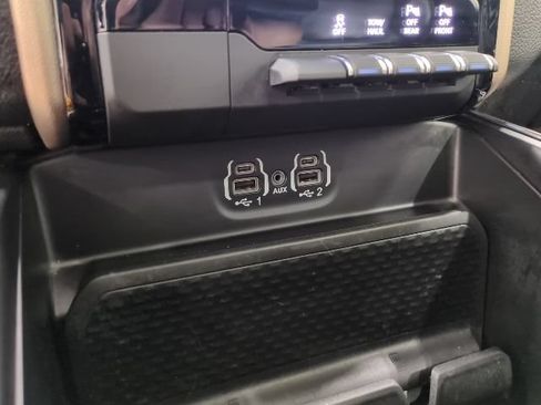 Used 2022 RAM 1500 Laramie AWD/4WD image 8