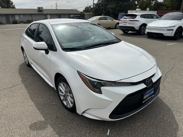 Used 2024 Toyota Corolla LE w/ LE Convenience Package FWD image 13