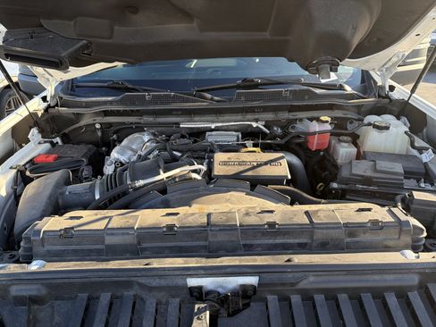 Used 2023 Chevrolet Silverado 2500 Custom w/ Custom Value Package image 10