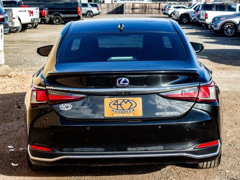 Used 2020 Lexus ES 300h w/ Premium Package image 4