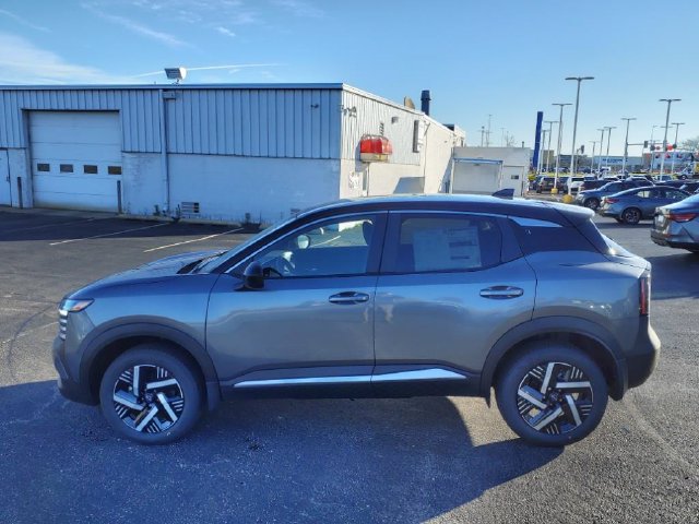 Used 2025 Nissan Kicks SV w/ Illumination Package FWD image 7