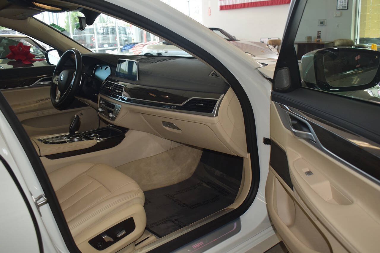Used 2019 BMW 740i RWD image 17