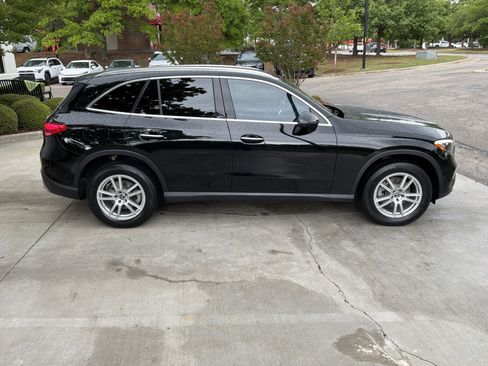 Used 2023 Mercedes-Benz GLC 300 4MATIC image 11