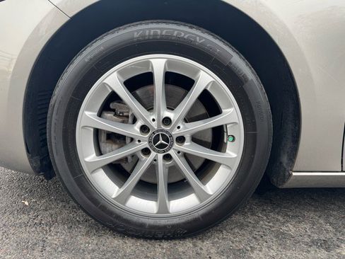 Used 2019 Mercedes-Benz A 220 4MATIC image 25