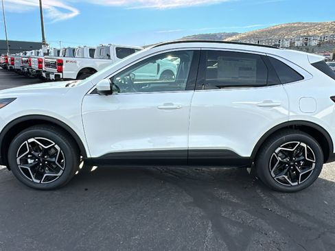 New 2026 Ford Escape Platinum w/ Premium Technology Package AWD/4WD image 6