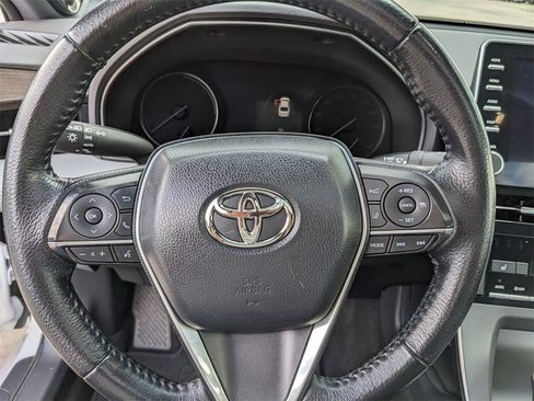Used 2019 Toyota Avalon XLE image 31