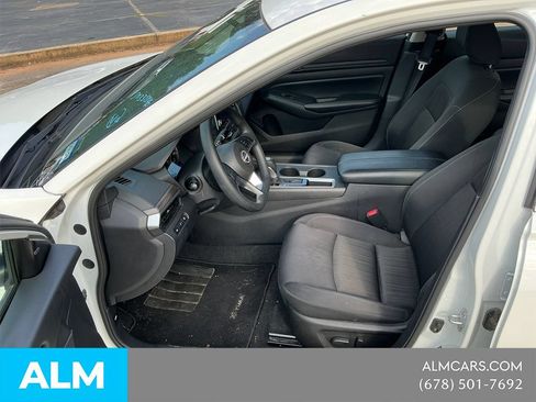 Used 2025 Nissan Altima 2.5 SV FWD image 13