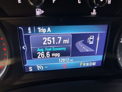 Used 2020 Buick Encore Preferred FWD image 11