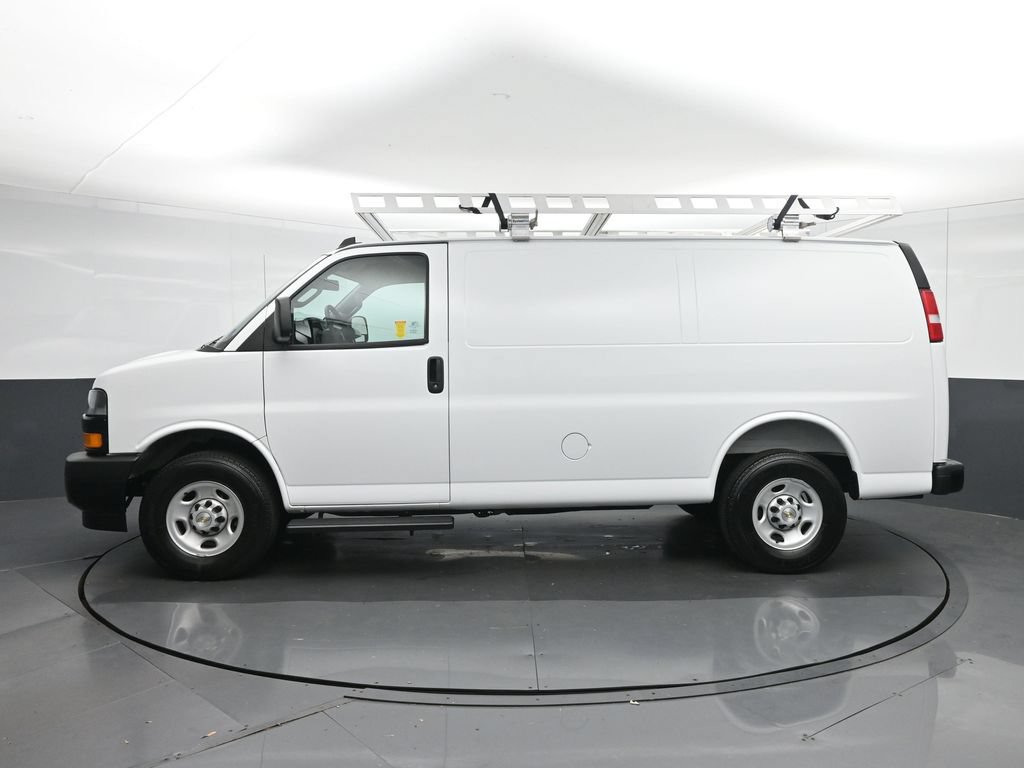 Used 2025 Chevrolet Express 2500 RWD image 4