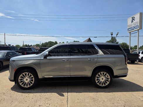 Used 2024 Cadillac Escalade Premium Luxury AWD/4WD image 4