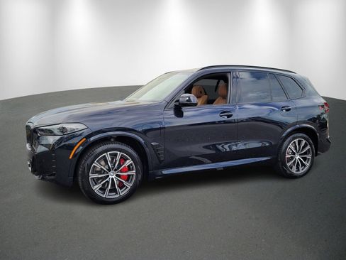 New 2026 BMW X5 xDrive50e w/ M Sport Package image 3