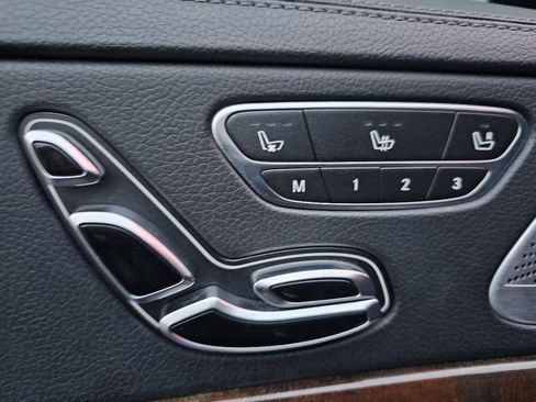 Used 2014 Mercedes-Benz S 550 Sedan image 23