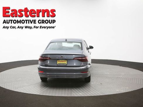 Used 2020 Volkswagen Jetta SE w/ SE Cold Weather Package image 40