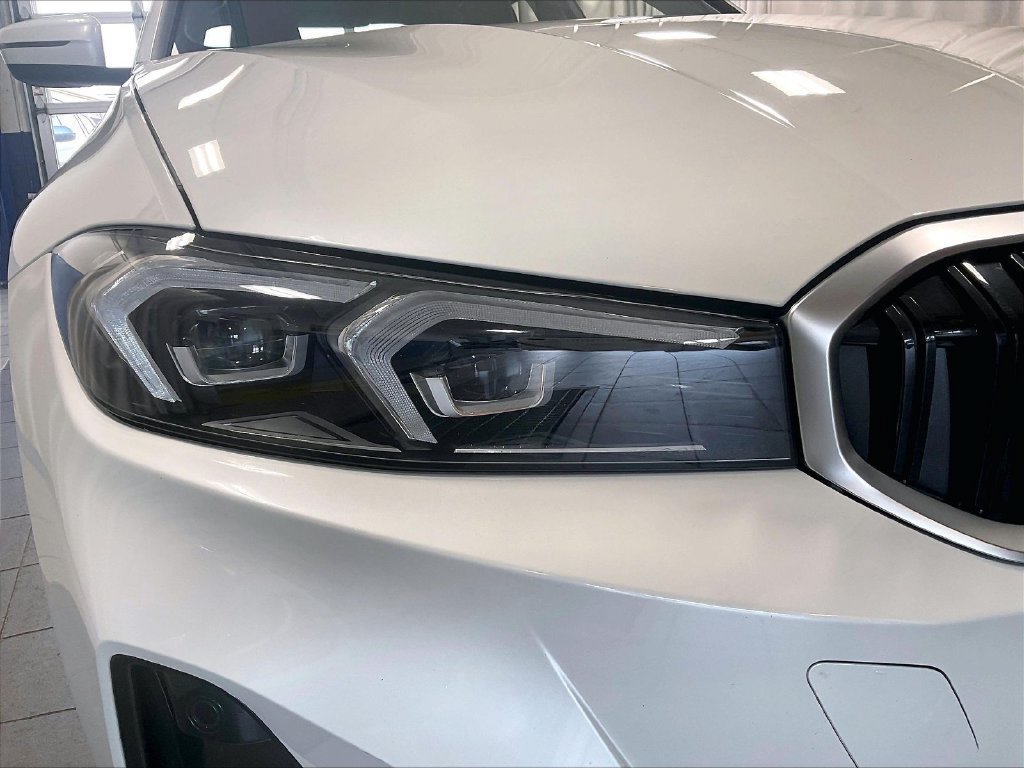 Used 2026 BMW 330i xDrive Sedan AWD/4WD image 33