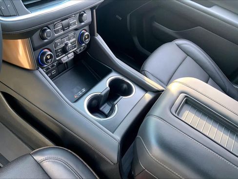 Used 2024 Chevrolet Tahoe High Country image 15