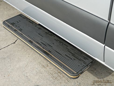 Used 2024 Mercedes-Benz Sprinter 2500 image 48