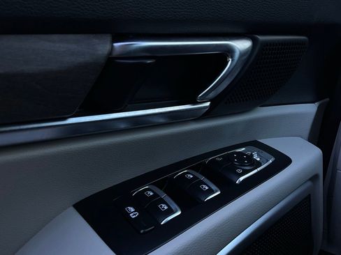 Used 2022 Kia Telluride EX w/ EX Premium Package image 23