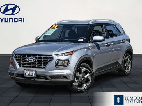 Certified 2025 Hyundai Venue SEL image 1