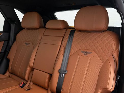 Certified 2022 Bentley Bentayga AWD/4WD image 25