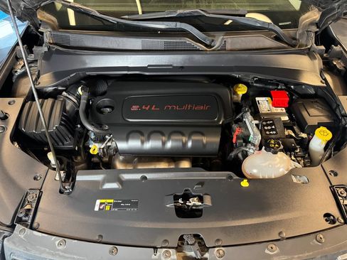 Used 2022 Jeep Compass Latitude AWD/4WD image 22
