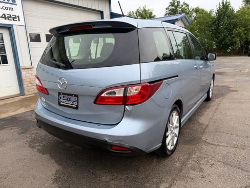 Used 2012 MAZDA MAZDA5 Touring w/ Moonroof & Audio Pkg FWD image 3