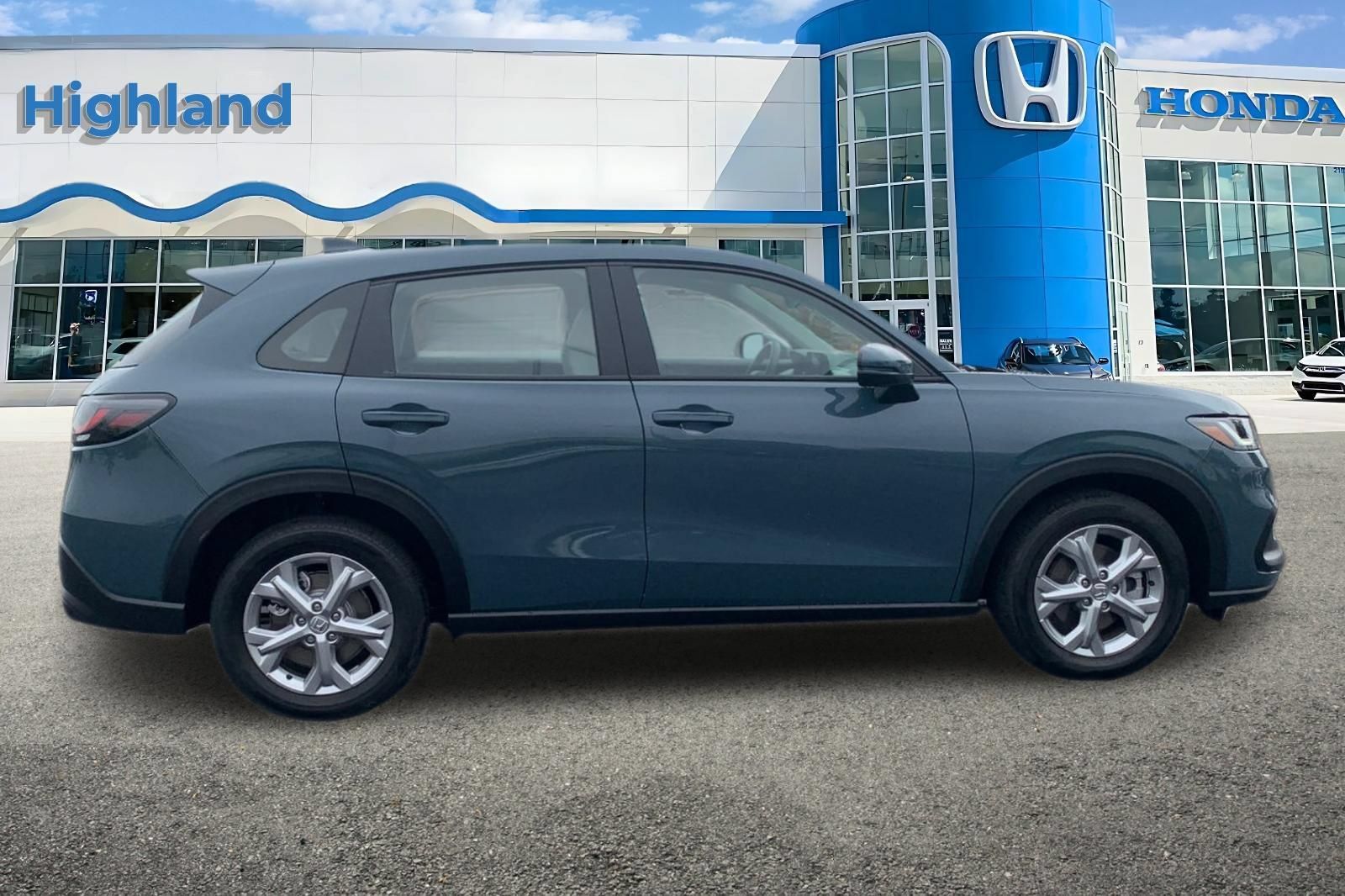 Used 2025 Honda HR-V LX image 6
