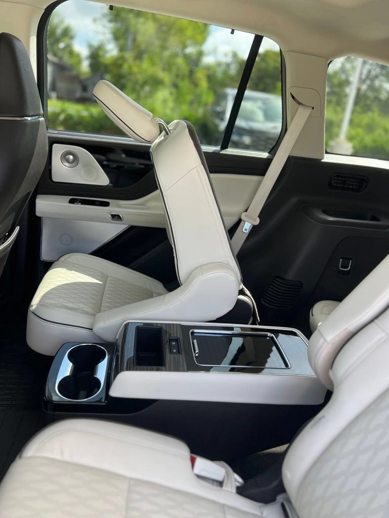 Used 2020 Lincoln Aviator Black Label AWD/4WD image 26