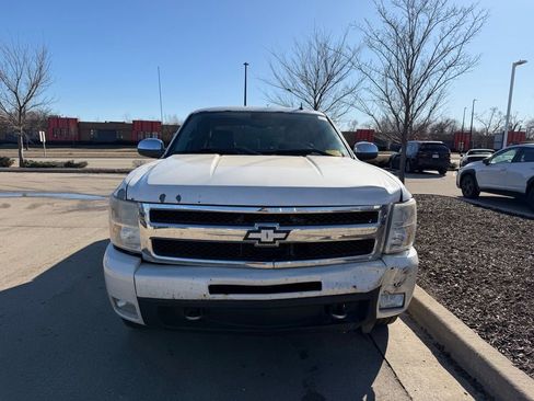 Used 2011 Chevrolet Silverado 1500 LTZ w/ LTZ White Diamond Edition AWD/4WD image 3