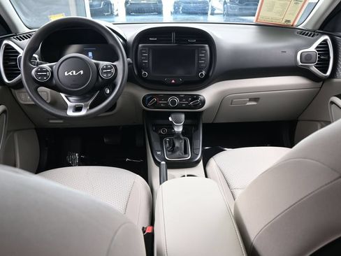 Used 2023 Kia Soul LX FWD image 34