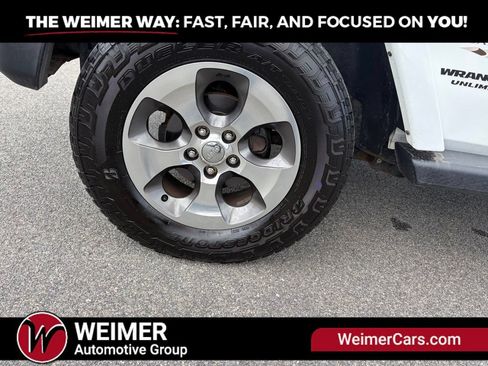 Used 2017 Jeep Wrangler Unlimited Sahara AWD/4WD image 13