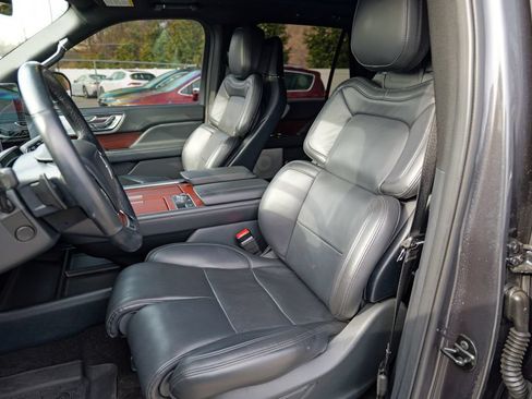 Used 2023 Lincoln Navigator L Reserve AWD/4WD image 21