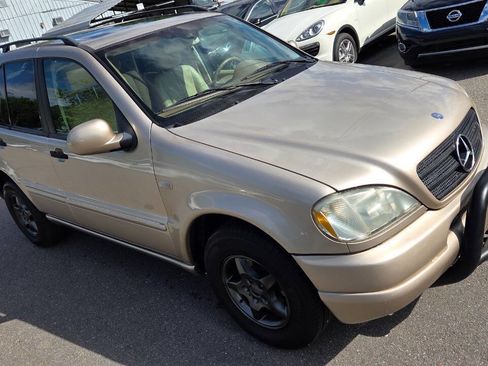 Used 2001 Mercedes-Benz ML 320 4MATIC image 17