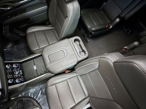 Used 2023 GMC Yukon XL Denali w/ Denali Reserve Package image 23