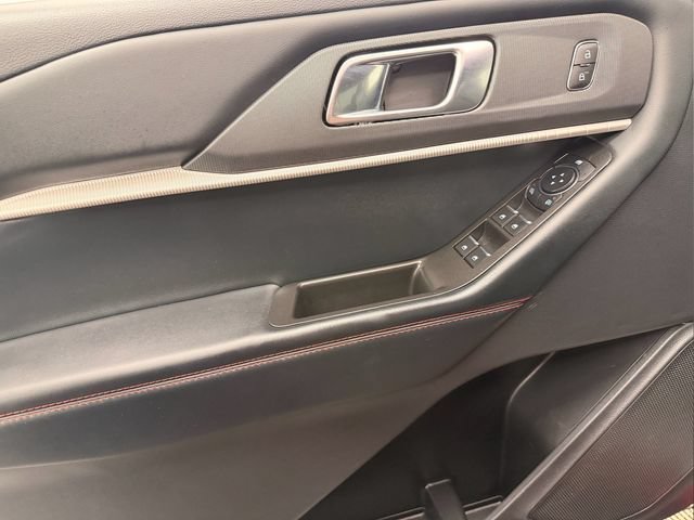 Used 2025 Ford Explorer ST-Line AWD/4WD image 15