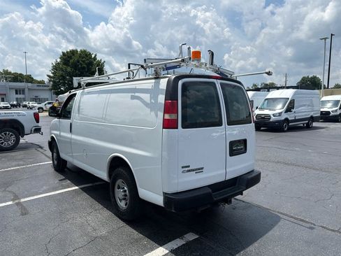 Used 2011 Chevrolet Express 2500 RWD image 6