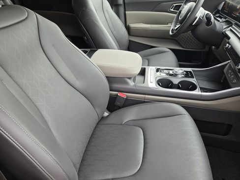New 2026 Kia Carnival EX FWD image 10