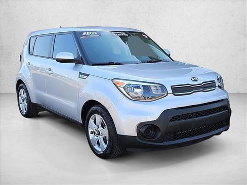Used 2017 Kia Soul image 3