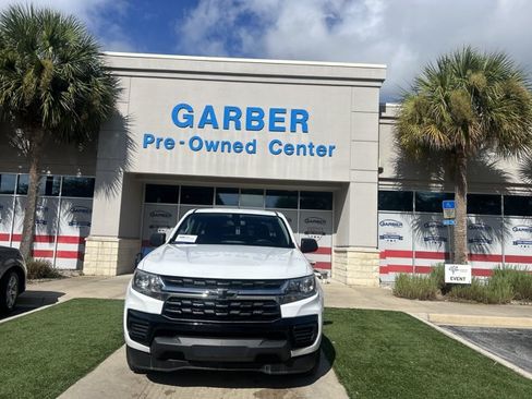 Used 2021 Chevrolet Colorado W/T w/ WT Convenience Package RWD image 2