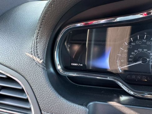 Used 2013 Lincoln MKT FWD image 7