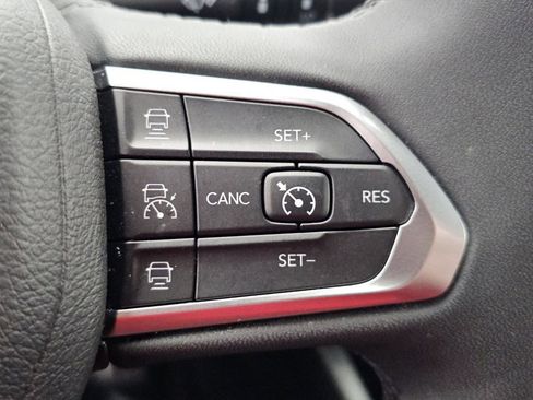 Used 2024 Jeep Compass Limited image 14