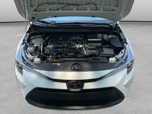 Used 2023 Toyota Corolla LE w/ LE Convenience Package FWD image 32