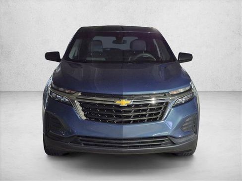 Used 2024 Chevrolet Equinox LS w/ LS Convenience Package FWD image 2