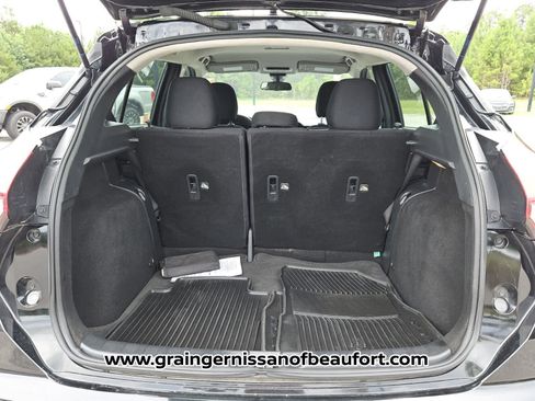 Used 2023 Nissan Kicks SR FWD image 6