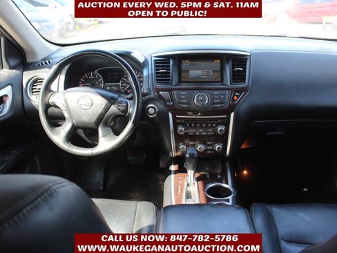 Used 2013 Nissan Pathfinder SL w/ Trailer Tow Pkg AWD/4WD image 8
