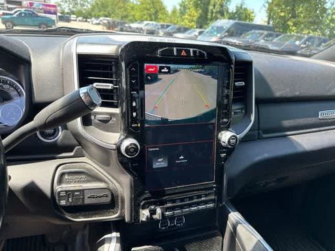 Used 2022 RAM 2500 Big Horn w/ Level C Equiment Group AWD/4WD image 9