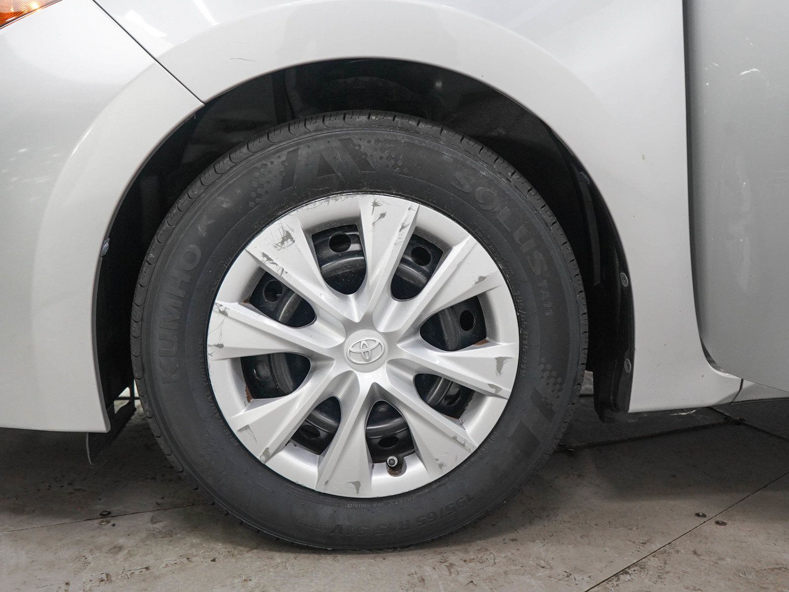 Used 2017 Toyota Corolla L FWD image 26